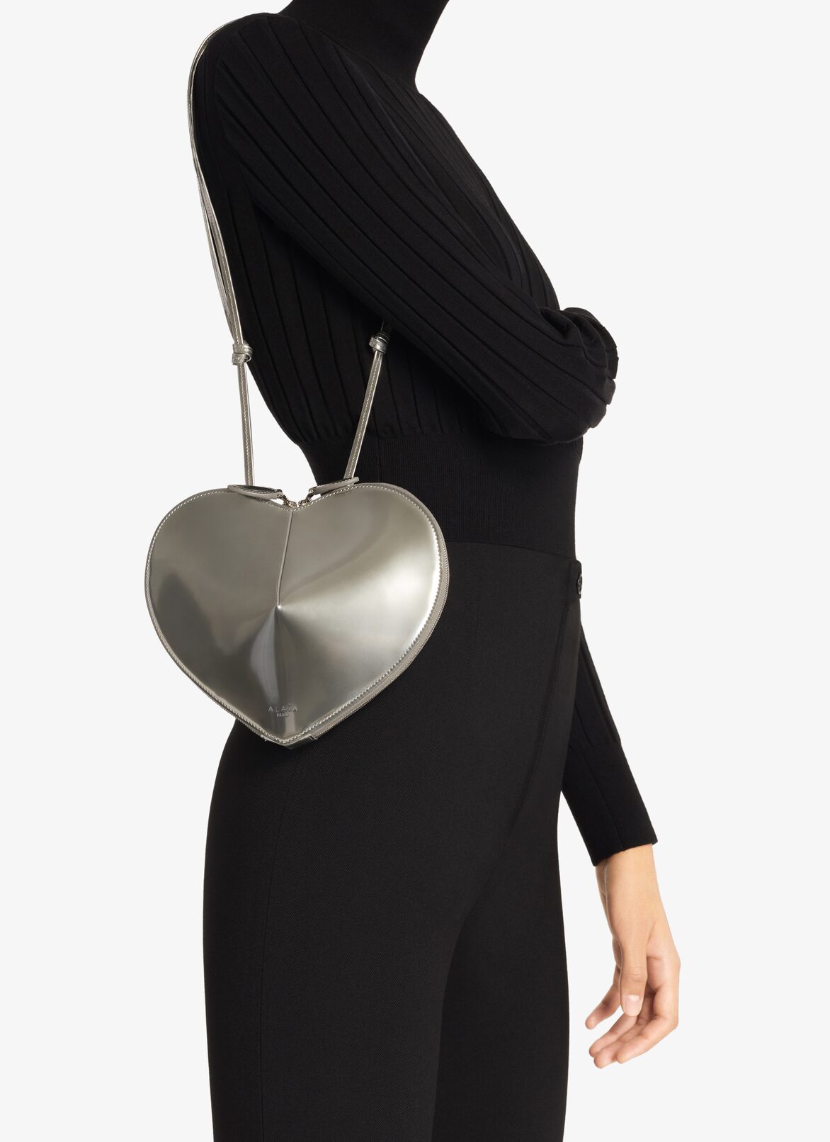 Le Cœur bag in calfskin ALAÏA SILVER LE CŒUR BAG IN CALFSKIN